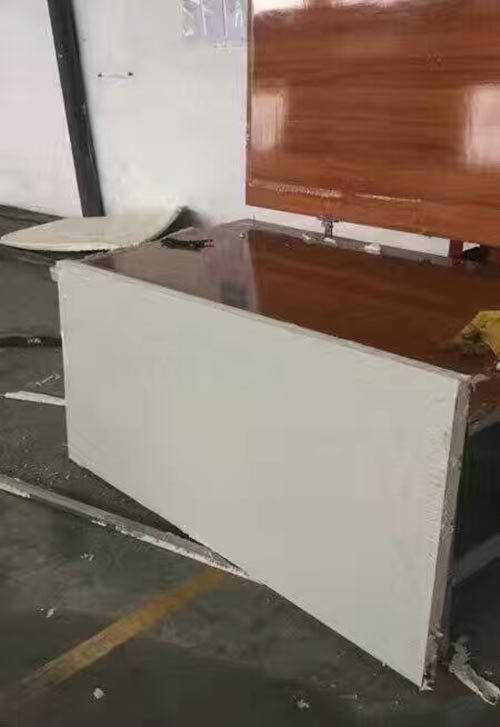 聚氨酯门板浇注(图1) 聚氨酯门板浇注