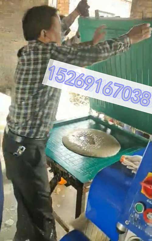聚氨酯电热炕板生产 聚氨酯浇注设备(图1) 聚氨酯电热炕板生产 聚氨酯浇注设备