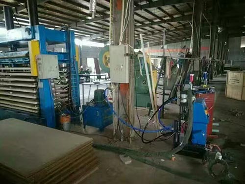 门板填充发泡模具浇注聚氨酯 发泡机器(图1) 门板填充发泡模具浇注聚氨酯 Q2600发泡机器