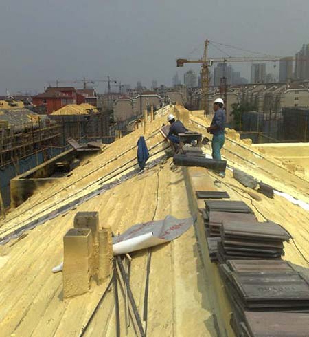 外墙屋顶保温施工喷涂硬泡聚氨酯保温材料