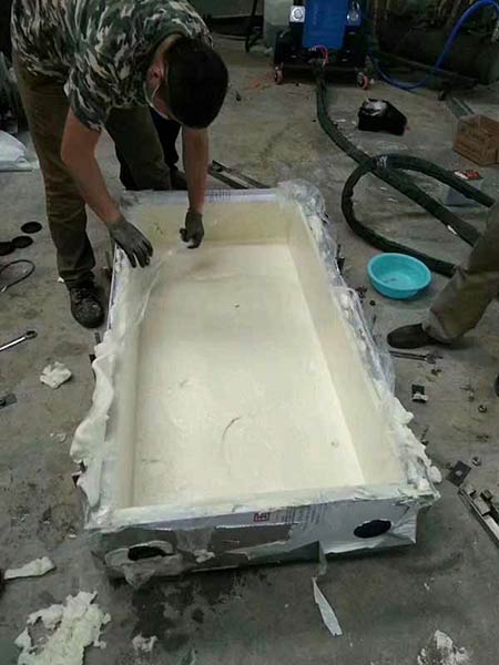 冰柜保温环戊烷发泡机(图2) 箱体隔热保温硬质聚氨酯发泡