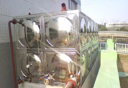 不锈钢保温水箱保温层填充发泡聚氨酯案例